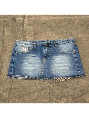 Vintage Y2K Distressed Denim Micro Mini Skirt Low Rise Pocket Detail